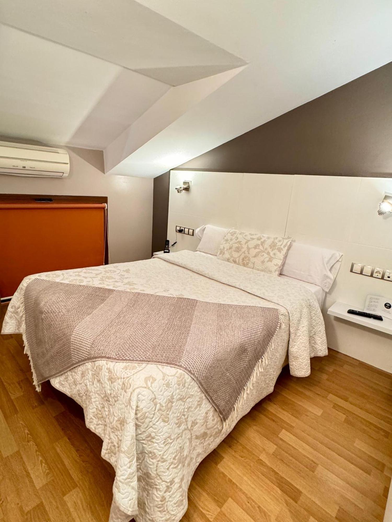 Hotel El Acebo Jaca Eksteriør bilde