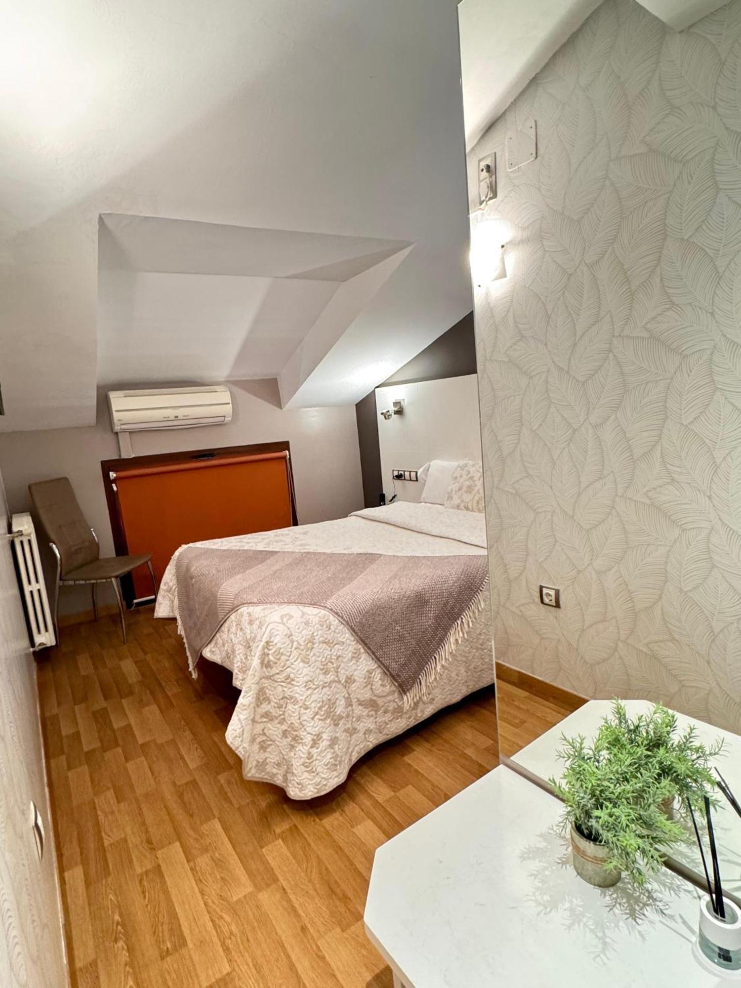 Hotel El Acebo Jaca Eksteriør bilde
