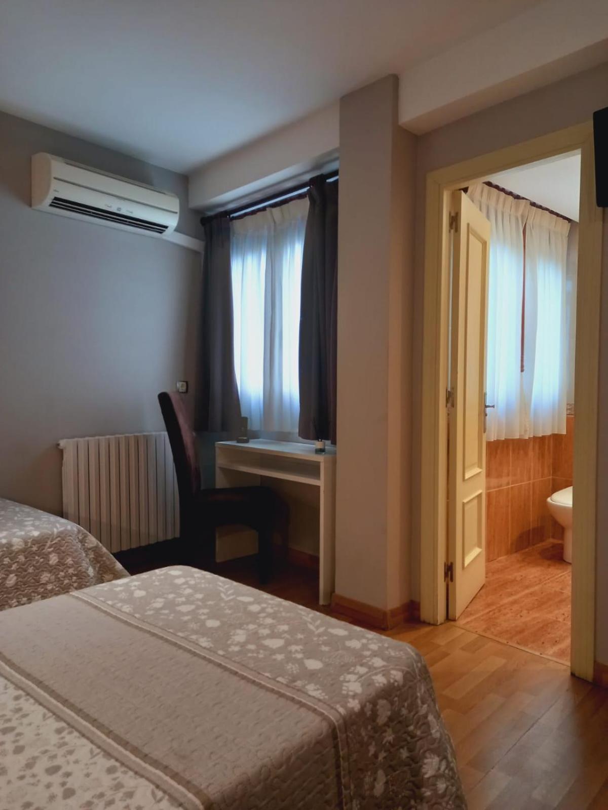 Hotel El Acebo Jaca Eksteriør bilde